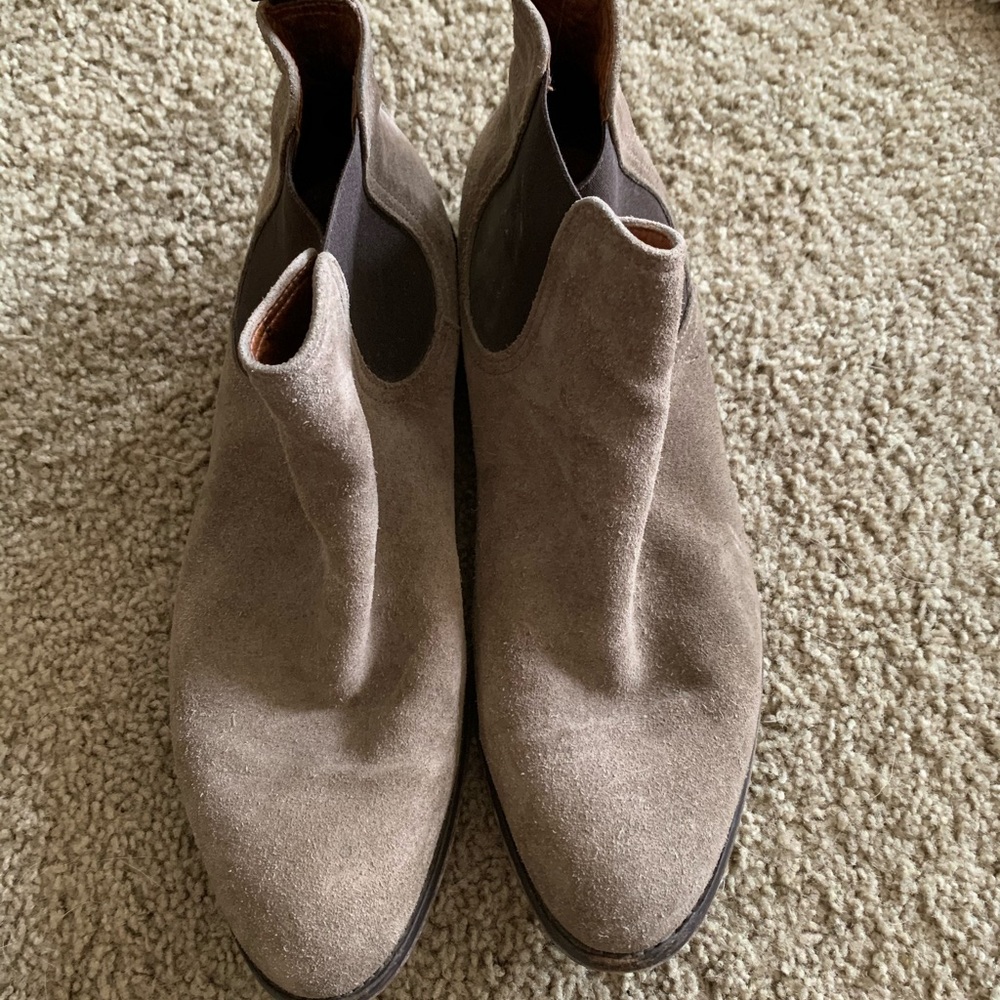 Men’s tan suede chukka 8